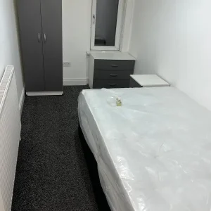 3-Bedroom House Share – Double & Single Rooms – UC/DSS Only - Image 3