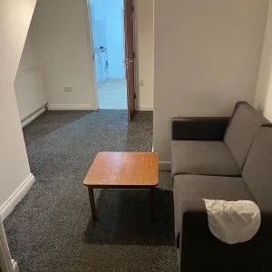 3-Bedroom House Share – Double & Single Rooms – UC/DSS Only - Image 6