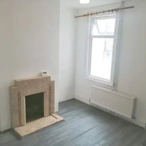 3-bedroom terrace house in Portland, Castletown - Image 4