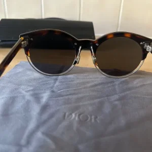 Christian Dior tortoiseshell silver rim sunglasses - Image 8