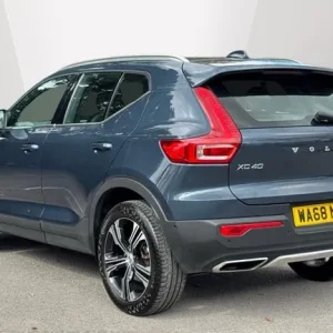 2018 Volvo XC40 2.0 T4 Inscription Pro 5-door AWD Estate - Image 2