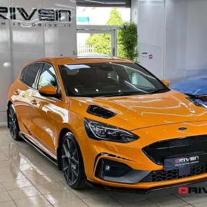 2019 Ford Focus ST 2.3 EcoBoost 5-door with splitter kit and orange wheels - Image 3