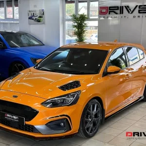 2019 Ford Focus ST 2.3 EcoBoost 5-door with splitter kit and orange wheels - Image 7