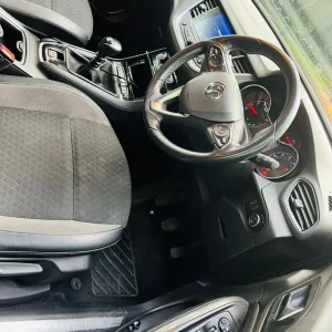 Vauxhall Grandland X Hatchback 2019 Manual 1.2 - Image 8