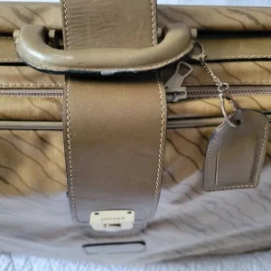 Collectable Jaguar Vintage Suitcases - Image 3