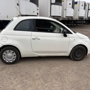 2011 Fiat 500 1.2 Pop 3dr HATCHBACK - Image 2