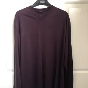 Dolce & Gabbana men’s v-neck long sleeve top - Image 3