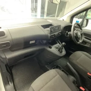 2020 70 VAUXHALL COMBO 1.5 TURBO D EDITION 5 SEAT CREW VAN LWB EURO 6 100BHP DI - Image 8