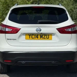 2014 Nissan Qashqai 1.2 DIG-T Tekna 5-door SUV - Image 6