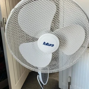 futura fan with remote like new