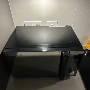 Russell Hobbs Microwave - Image 2