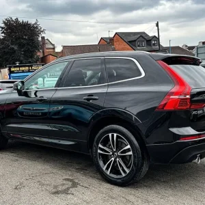2018 Volvo XC60 2.0 D4 Momentum Pro AWD Estate - Image 4