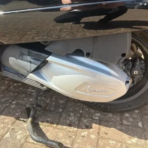 Piaggio VESPA 2023 278cc GTS 300 - Image 5
