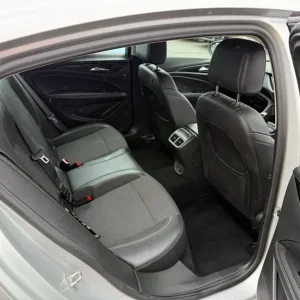 2019 Vauxhall Insignia GRAND SPORT TECH LINE NAV Hatchback Diesel Manual - Image 8
