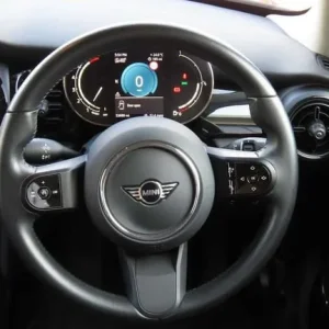 2023 MINI Hatch 1.5 Cooper Classic Premium 5dr Hatchback Petrol Manual - Image 5