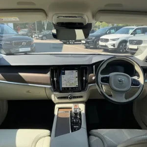 2021 Volvo V90 2.0 B4 MHEV Inscription Estate 5dr Petrol Hybrid Auto Euro 6 (s/s) (197 ps) ESTATE... - Image 3