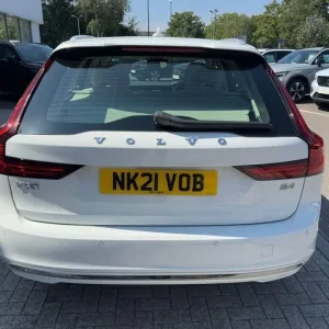 2021 Volvo V90 2.0 B4 MHEV Inscription Estate 5dr Petrol Hybrid Auto Euro 6 (s/s) (197 ps) ESTATE... - Image 8