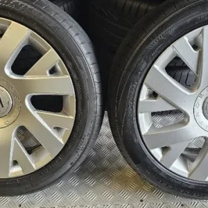 Citroen Genuine 17-inch alloy wheels with 4 tyres - Image 2