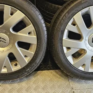 Citroen Genuine 17-inch alloy wheels with 4 tyres - Image 3