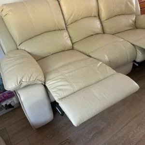 Cream leather relaxing sofa 3 seater - Image 4