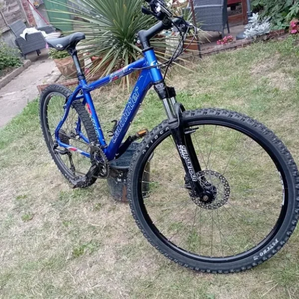 Mountain bike 26in wheels 27 speed