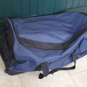 Matching It travel holdalls. Navy blue and black - Image 2