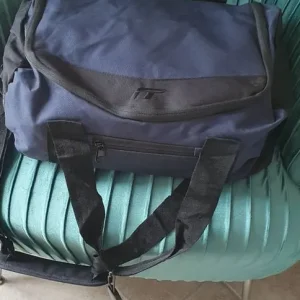 Matching It travel holdalls. Navy blue and black - Image 5