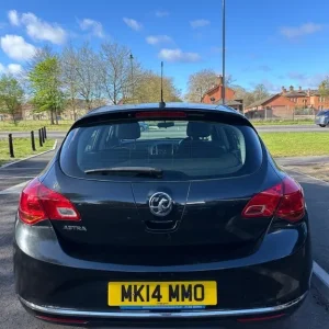 2014 Vauxhall Astra DESIGN Hatchback Petrol Manual - Image 6