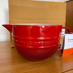 Le Creuset 2L mixing bowl jug