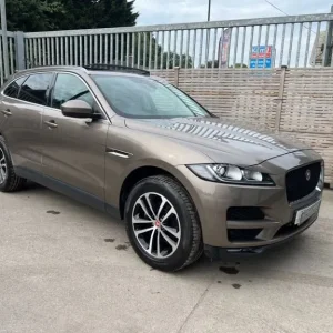 2016 Jaguar F-Pace 2.0 D180 Prestige SUV 5-door Diesel AWD - Image 3