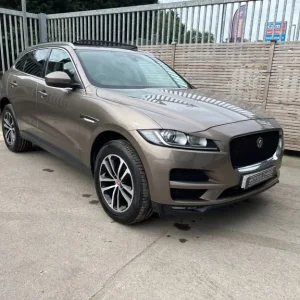 2016 Jaguar F-Pace 2.0 D180 Prestige SUV 5-door Diesel AWD - Image 4