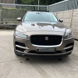 2016 Jaguar F-Pace 2.0 D180 Prestige SUV 5-door Diesel AWD - Image 8