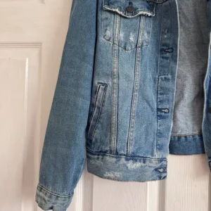 Women’s denim jacket - Size small - Pull & Bear - Image 2