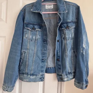Women’s denim jacket - Size small - Pull & Bear