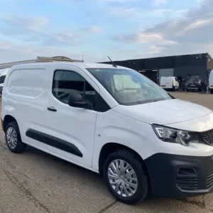 2020 Peugeot Partner 1.5 Blue HDI Professional L1 SWB 100bhp - Image 6