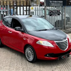 2013 Chrysler Ypsilon 1.2 Black & Red Euro 5 Manual Hatchback - Image 4