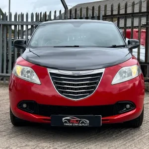 2013 Chrysler Ypsilon 1.2 Black & Red Euro 5 Manual Hatchback - Image 7