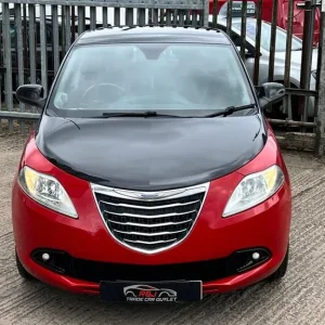 2013 Chrysler Ypsilon 1.2 Black & Red Euro 5 Manual Hatchback - Image 8