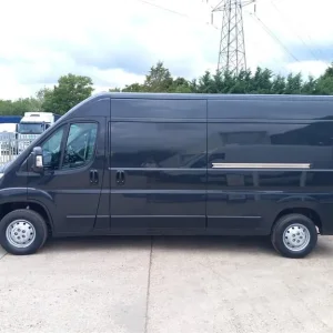 2022 Citroen Relay 35L L3H2 Diesel Van Manual with Air Con and Sat Nav - Image 2