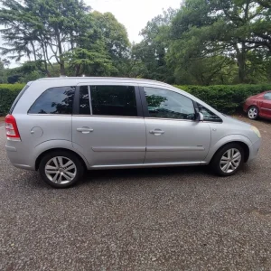 Vauxhall Zafira MPV 2008 manual 5-door - Image 3