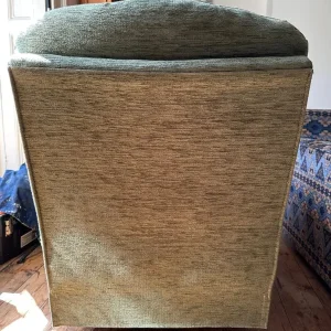 Green manually operated recliner - Image 4