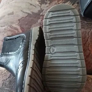 Toddler boots size 4 - Image 2