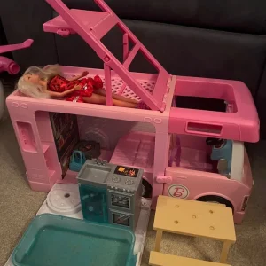 Barbie bundle and doll house - Image 3