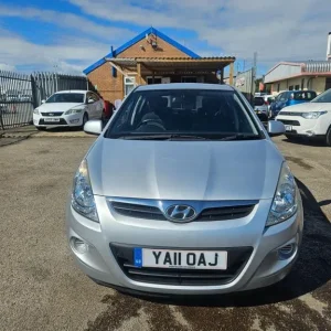 2011 Hyundai i20 1.2 Comfort Silver - Image 2