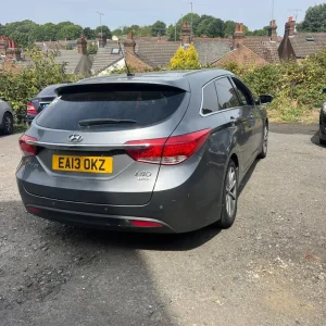 Hyundai i40 Estate 2013 1.7 diesel automatic - Image 2
