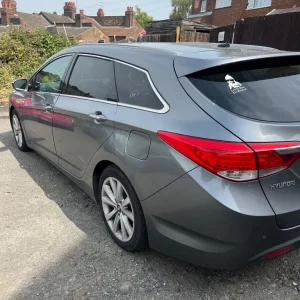 Hyundai i40 Estate 2013 1.7 diesel automatic - Image 3