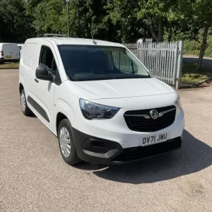 2021 Vauxhall Combo 1.5 Turbo D 100PS H1 Dynamic Small Diesel Van - Image 2