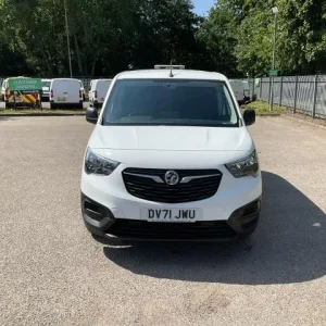 2021 Vauxhall Combo 1.5 Turbo D 100PS H1 Dynamic Small Diesel Van - Image 3