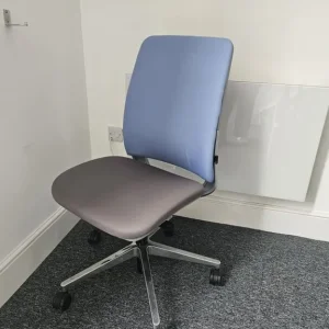 Steelcase office swivel chair blue grey - Image 4
