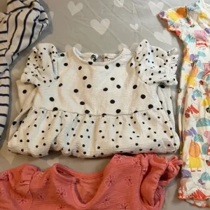 Girls 5 to 6 years clothes - Image 4